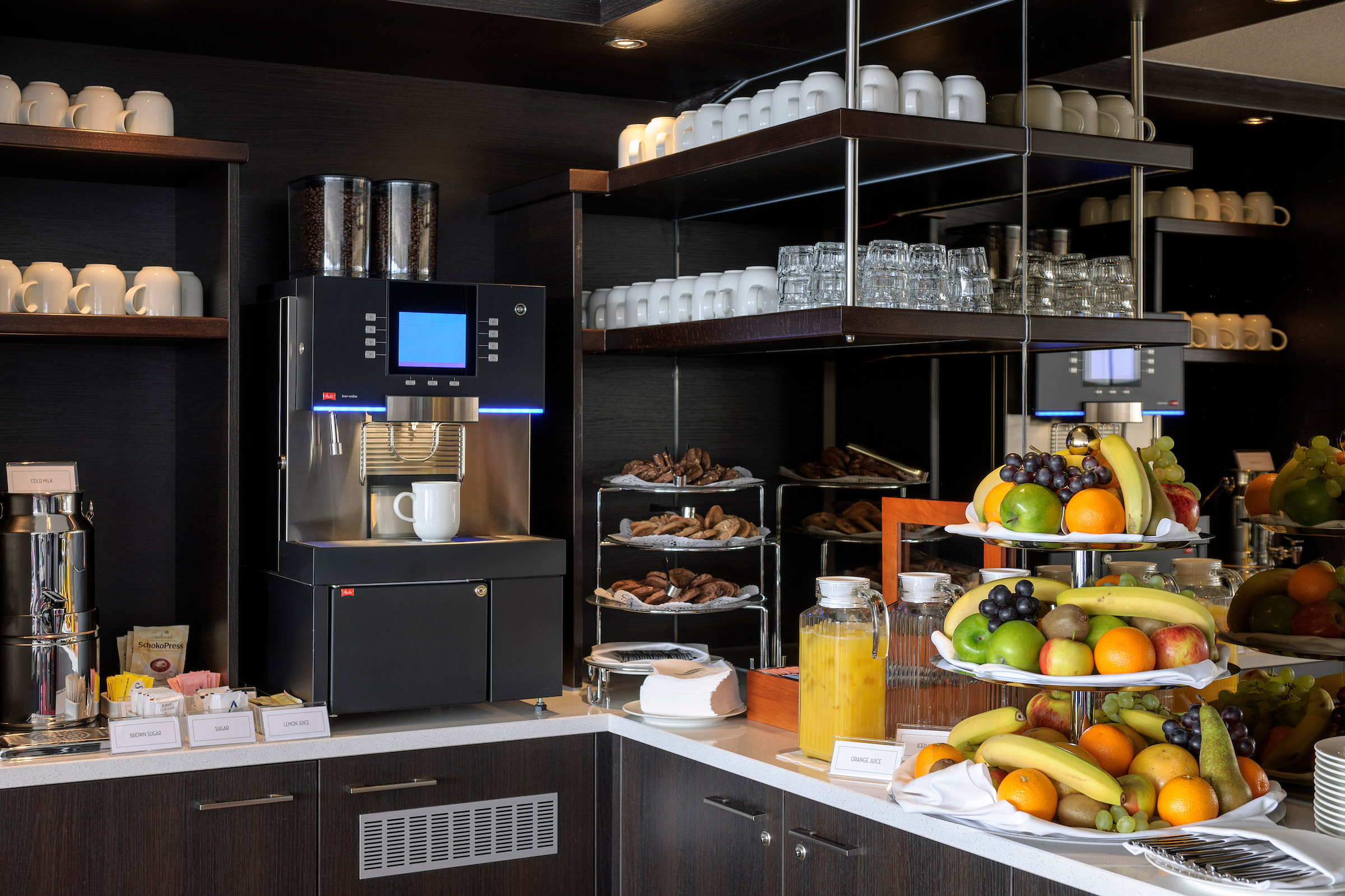 Avalon_Artistry II_Club Lounge_13.jpg